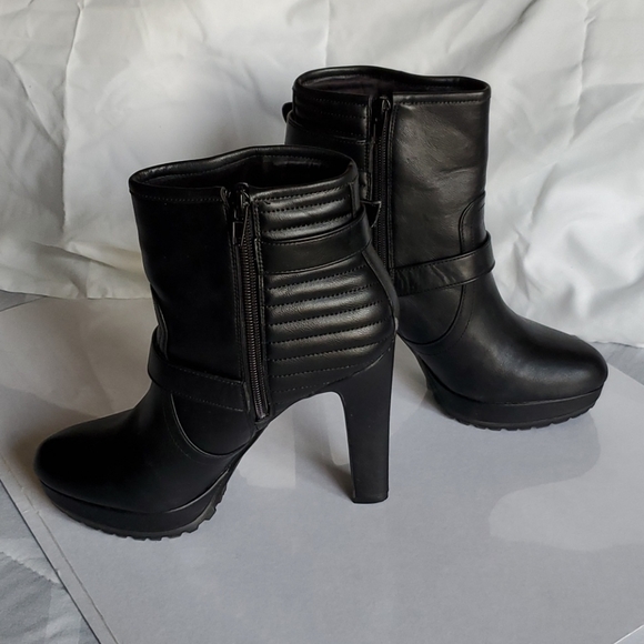 Booties - Picture 3 of 4